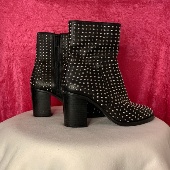 Studded Steve Madden booties! - Picture 2 of 4